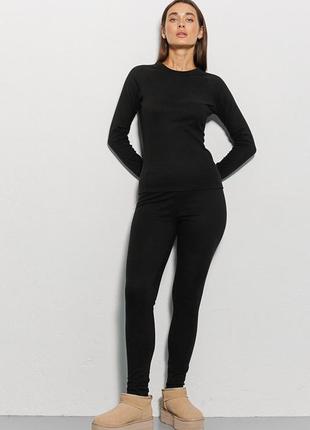 Жіночий костюм-термобілизна чорного кольору