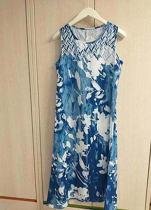 Красиве довге плаття вільного крою