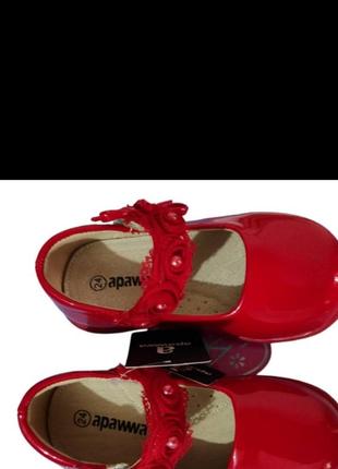 Красные лаковые туфли для девочки с кружевом3 фото