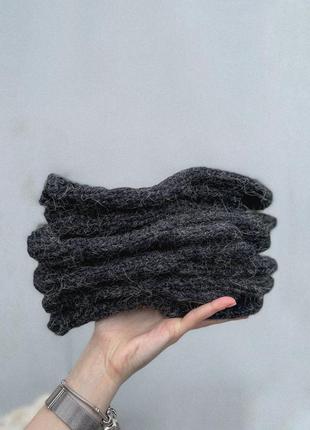 Теплые вязаные перчатки черного цвета3 фото