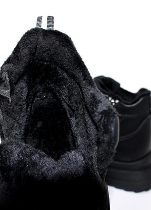 Женские зимние спортивные черные ботинки на меху9 фото