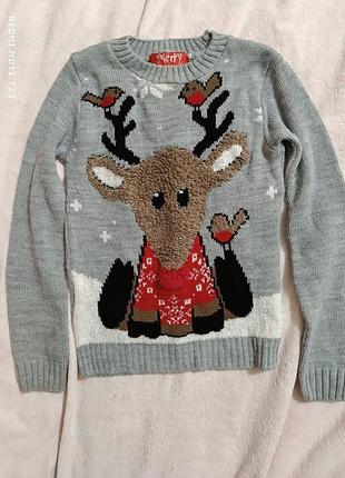 Свитер новогодний. олень