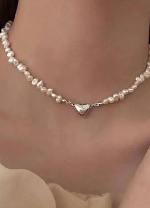 Свадебное ожерелье чокер из жемчуга кулон сердце на магните