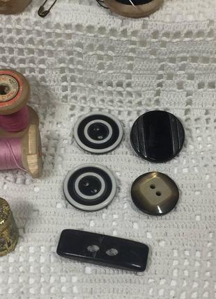 Набор из 5 шт круглые старинных разных пуговиц винтажные  ссср н1966