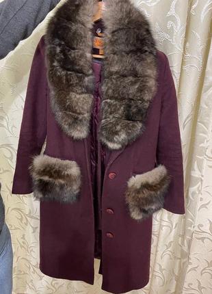 Шерстяное теплое пальто с подкладом и настоящим мехом1 фото