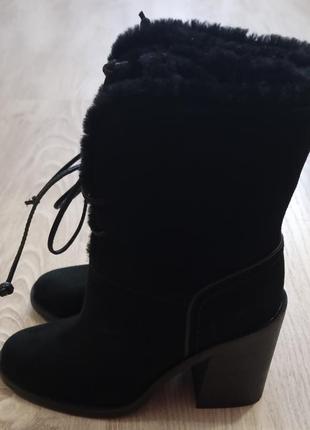 Шикарные и стильные сапожки ugg,оригинал,р.35,стелька 22 см.как новые!