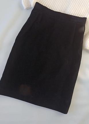 Черная классическая велюровая юбка4 фото