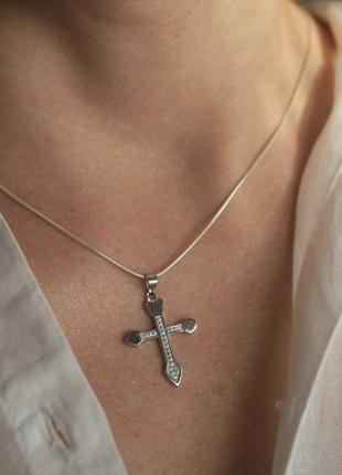 Крестик серебряный женский с камнями