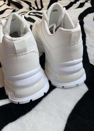 Нові! жіночі кросівки білі, розмір 39 на стопу 25 см3 фото