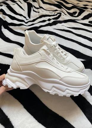 Нові! жіночі кросівки білі, розмір 39 на стопу 25 см6 фото