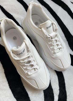Нові! жіночі кросівки білі, розмір 39 на стопу 25 см5 фото