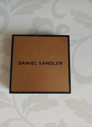 Daniel sandler radiant sheen illuminating face powder пудра, тіні, бронзер3 фото