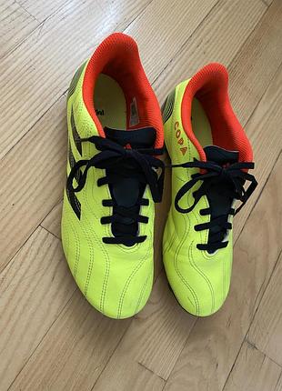 Бутси футбольні adidas. оригінал. на 9-11 років. розмір на фото