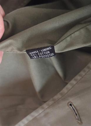 Зеленый двубортный плащ