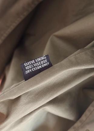 Зеленый двубортный плащ