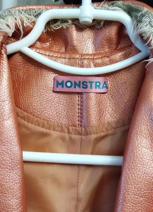 Monstra 4