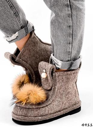 Жіночі зимові черевики з повсті1 фото