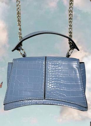Голубая мини сумочка багет со змеиным тиснением3 фото