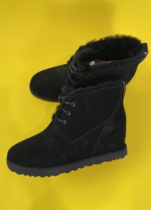 Жіночі шкіряні зимові чоботи на танкетці ugg classic femme 40 розмір