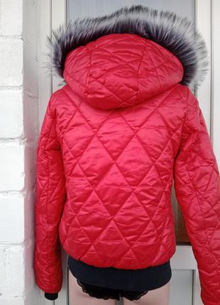Женская теплая зимняя короткая курточка.2 фото