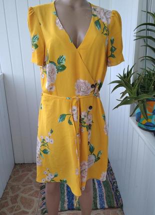 Яркое платье в цветы 4