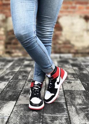 Кроссовки nike air jordan 1 женские кожаные джордан весна nike jordan 1 кожа nike air force 1 кожа nike air max весна жіночі кросівки найк2 фото