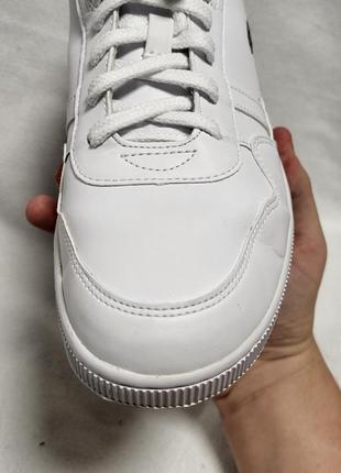 Білі шкіряні кросівки lacoste3 фото