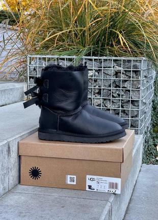 Сапоги теплые ugg bailey bow ii boot black leather (мех)9 фото