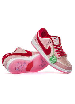 Мужские кроссовки nike sb dunk low х strangelove skateboards2 фото