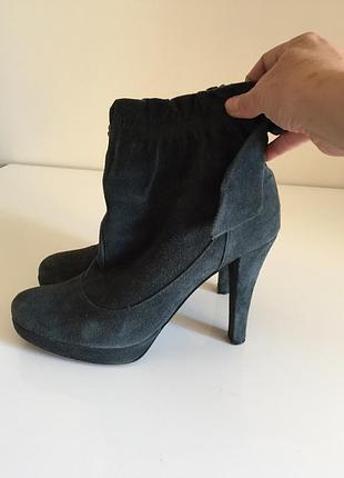 Італійські замшеві черевики, ботильйони ззаду з бантами