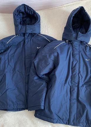 Nike подростковая куртка утеплённая р. 152-158 оригинал2 фото