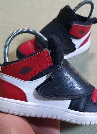 Детские кроссовки nike sky jordan 1, красно-черный