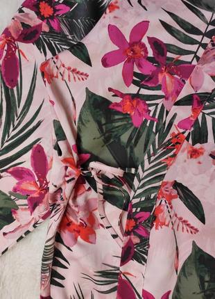 Розовый длинный атласный халат цветочным принтом разноцветный с поясом на запах батал5 фото