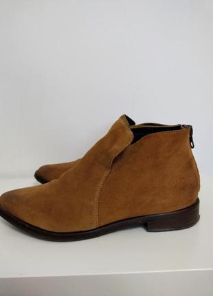 Демисезонні якісні жіночі черевики. замш 36й розмір. б/у