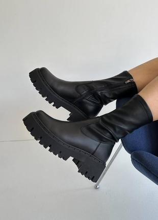 Женские зимние челси ботинки высокие с мехом бежево-черные сапоги теплые ботинки кожаные 36-405 фото