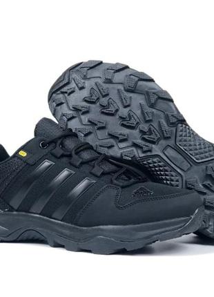 Зимові кросівки adidas terrex 680