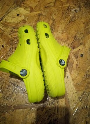 Шлепанцы crocs j1 5