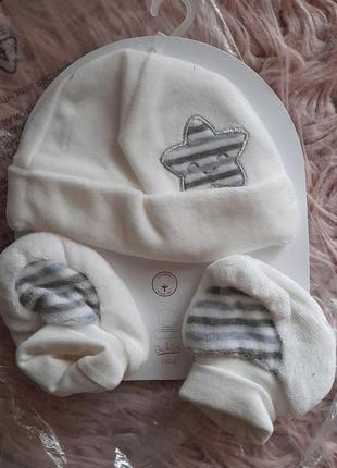 Шапочка и носочки для новорожденных1 фото