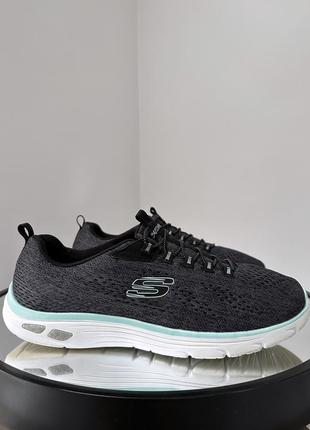 Мягкие и очень комфортные кроссовки skechers