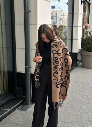 Женский шарф loewe reversible scarf9 фото