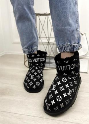 Угги из лого лв луи короткие низкие авто леди теплые мех под бренд lv ugg черные эко замша коричневые беж эко кожа кожа кожаные зимние зимние зима