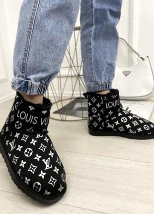 Угги из лого лв луи короткие низкие авто леди теплые мех под бренд lv ugg черные эко замша коричневые беж эко кожа кожа кожаные зимние зимние зима2 фото