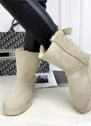 Женские угги бантики лого ugg черные высокие угги 36 базовые ленты эко замша замшевые светлый бежевые кремовые молочные длинные зима теплые валинки6 фото