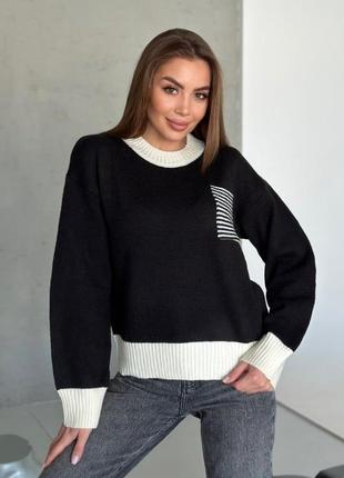 Черный ангоровый свитер с карманом