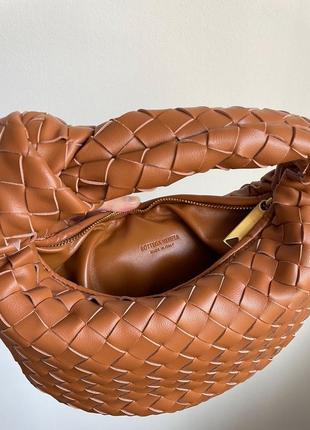 Кожаная сумка bottega veta nappa intrecciato mini jodie Caramel карамельного коричневого цвета4 фото