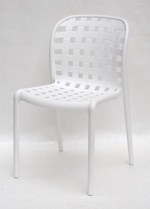 Белый стул пластиковый цельнолитой gari для общественных мест, кафе, открытых площадок, дач