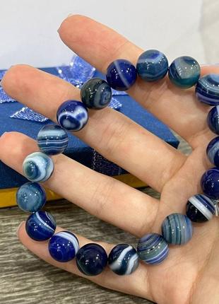 Браслет из натурального камня глазковый синий агат гладкие шарики размер 10 мм - оригинальный подарок девушке