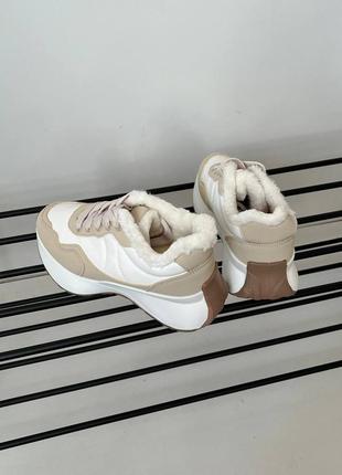 Кросівки жіночі білі / бежеві з еко-шкіри теплі