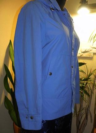 Супер класна дихаюча куртка-дощовик волошкового кольору mango8 фото