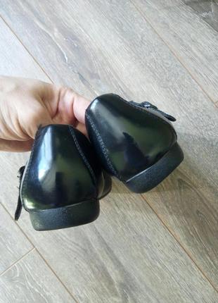 Черные кожаные туфли балетки мокасины застежка липучка7 фото
